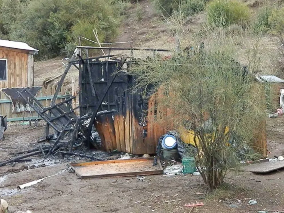 La casilla se prendió fuego en cuestión de minutos.