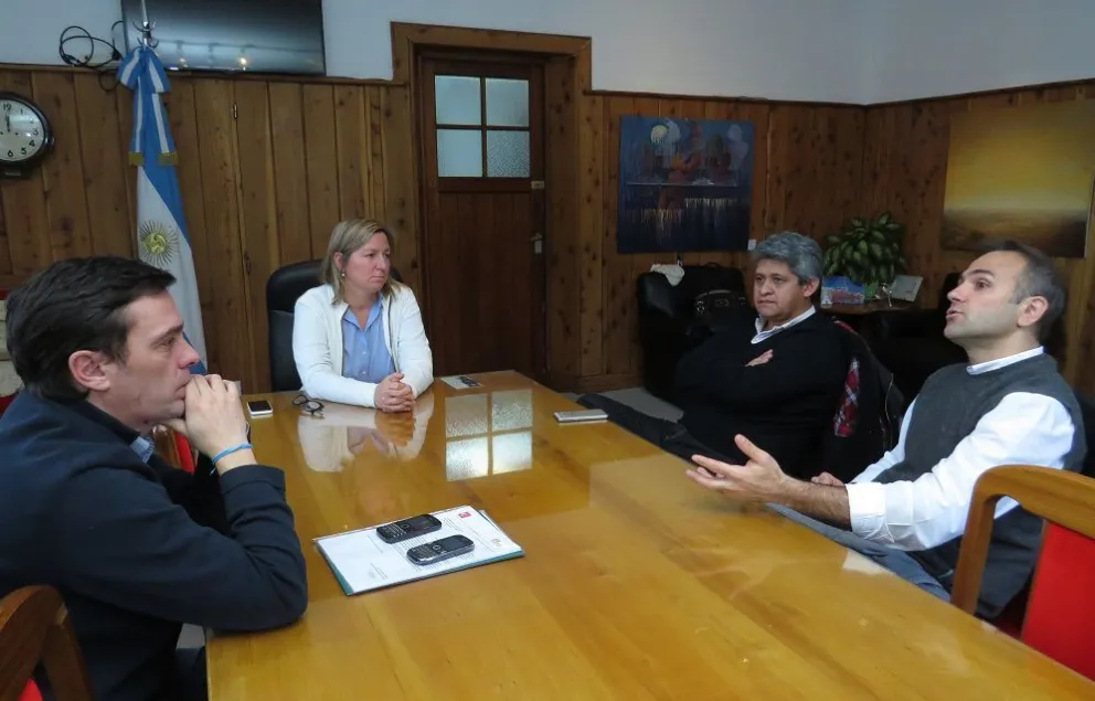 Martini reunida con representantes de la CEB