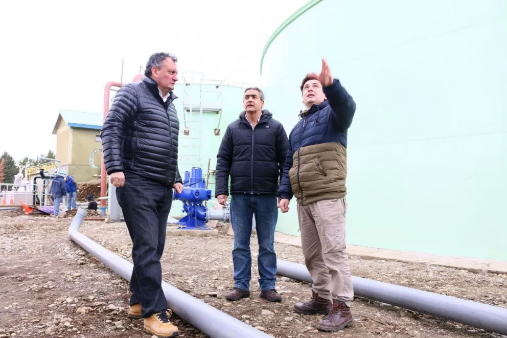 Gennuso y Valeri, en la planta depuradora.