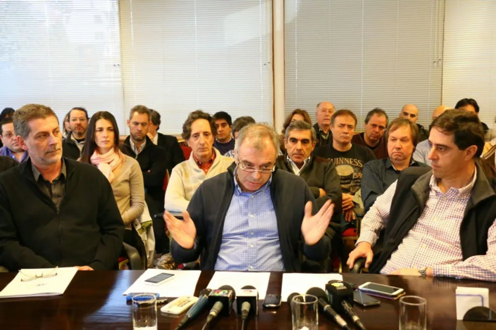 De Barba: "Estamos espantando a los turistas". 