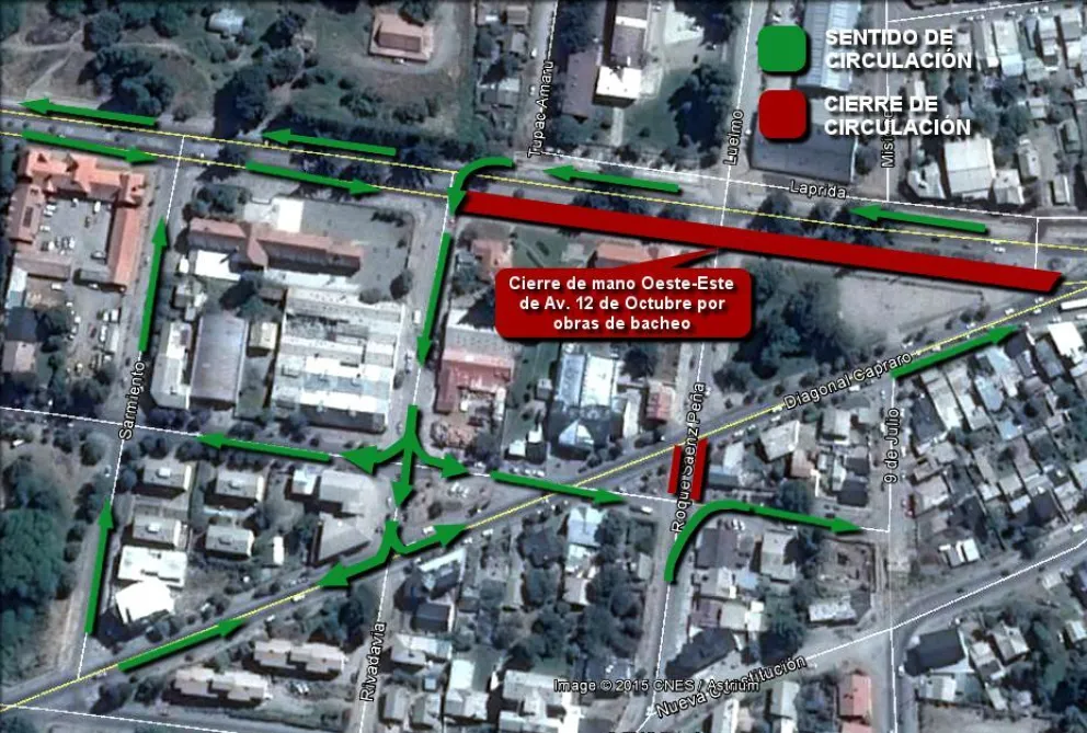 Cambian el sentido de circulación en calles por bacheo