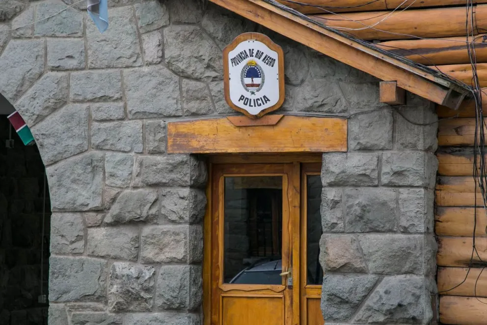 Detuvieron a tres sospechosos por robar la recaudación de un taxista