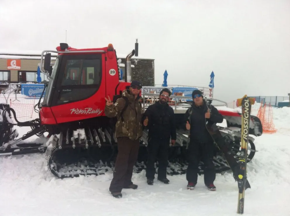 Nick Roma, maquinista oficial SOCHI 2014, Antonio Lobos del Snow Camp y Leandro Tuni de Catedral.