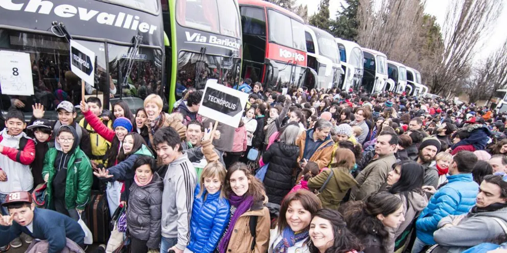 Doce contingentes de alumnos partieron hacia Capital Federal.