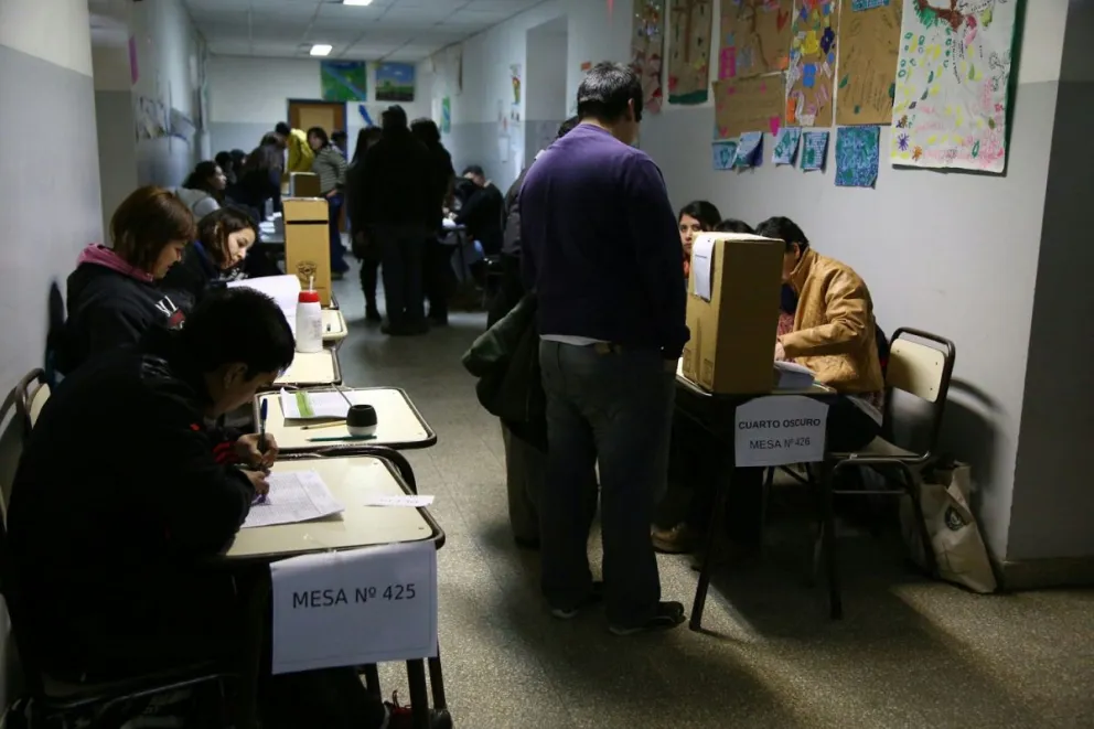 En algunas mesas se demoró la apertura