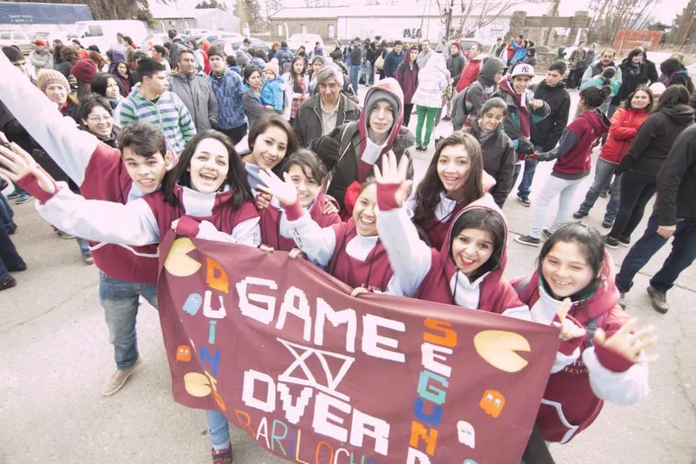 La alegría de los chicos ante el inminente viaje.