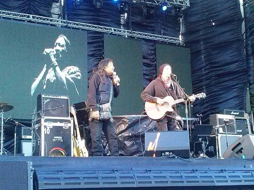 Artistas de Bariloche también estuvieron en el escenario del Centro Cìvico