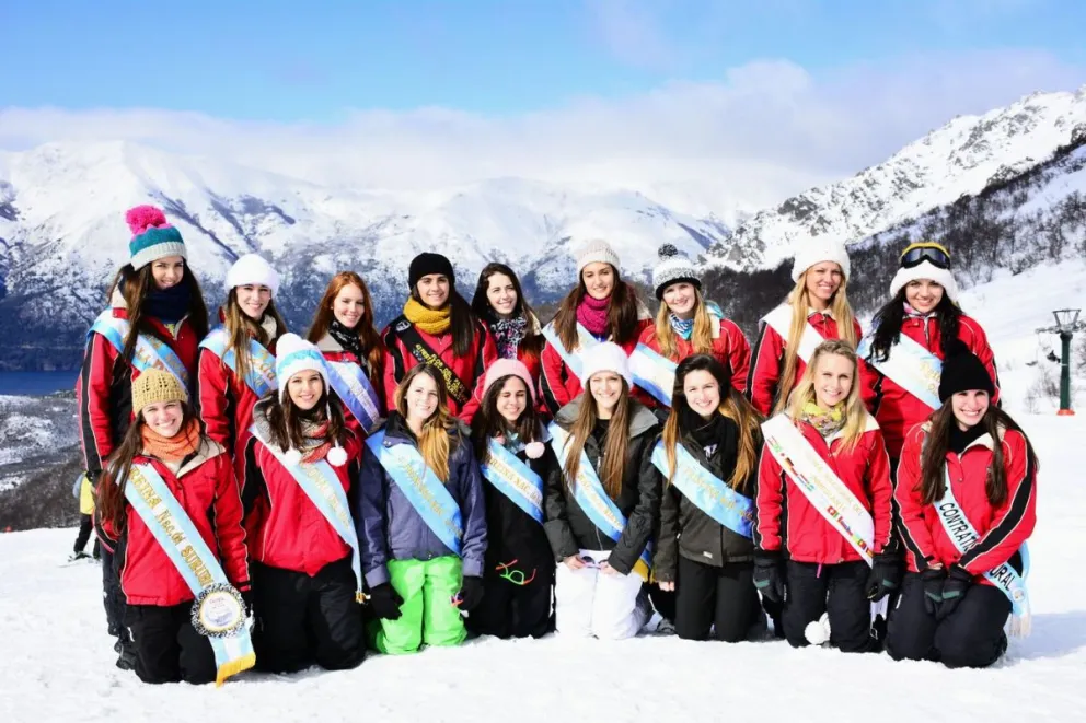 Las bellas reinas y princesas disfrutaron de la montaña