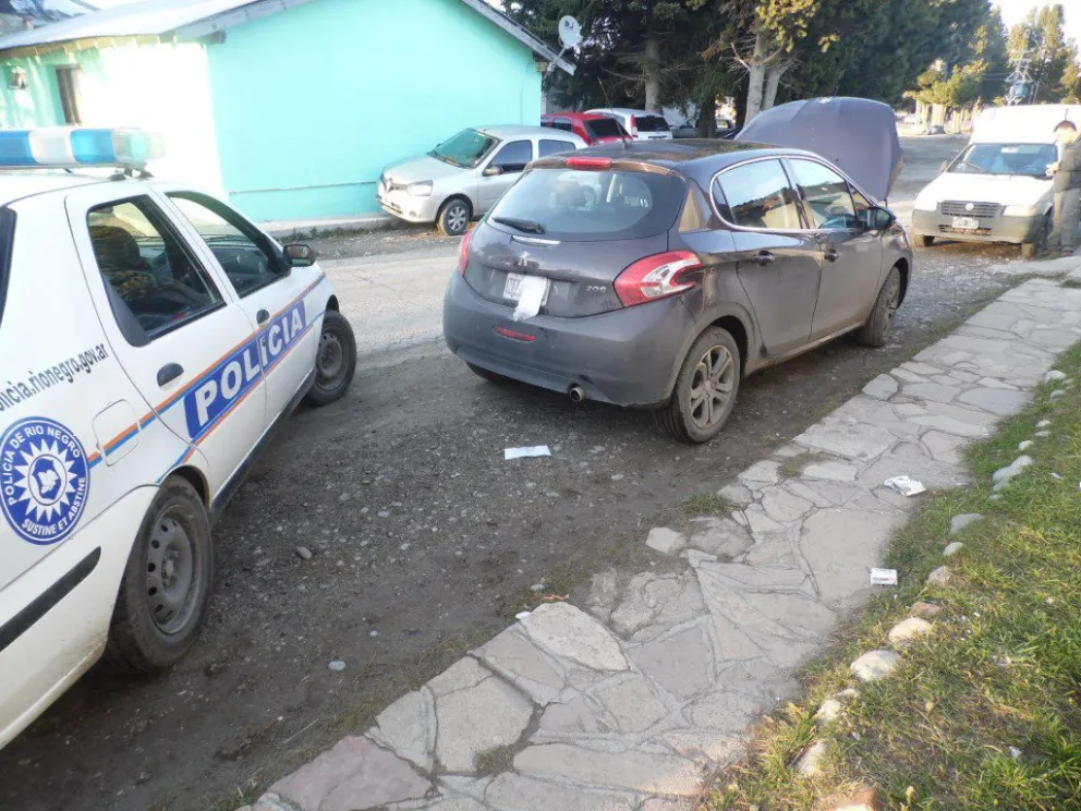El Peugeot tenía un pedido de captura por haber sido robado en Buenos Aires