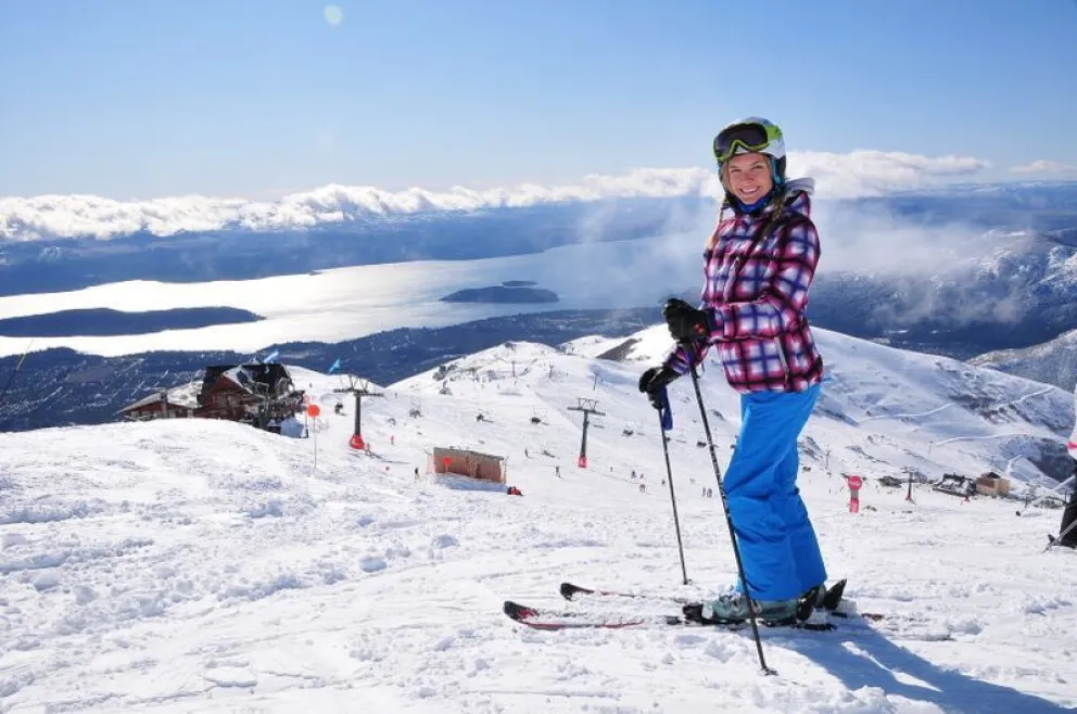 Sofía Zámolo disfrutó de la nieve en el Cerro Catedral.