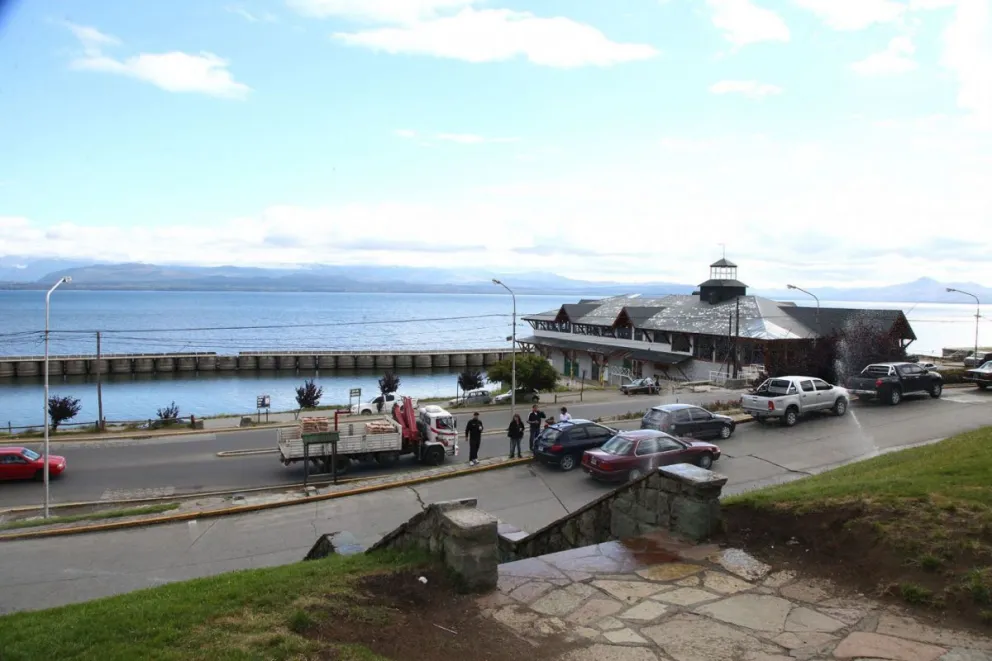 Una de las firmas interesadas en administrar el puerto es de Bariloche y la otra foránea. 