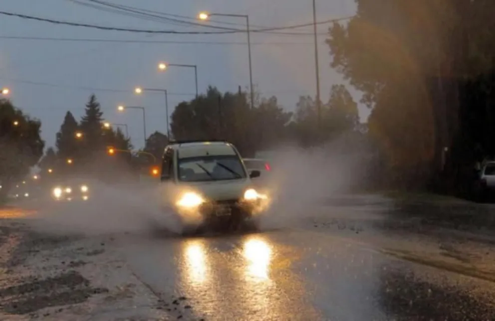 La lluvia causó serias complicaciones en el tránsito