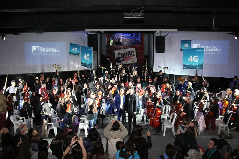 Música, arte y moda en el Puerto San Carlos