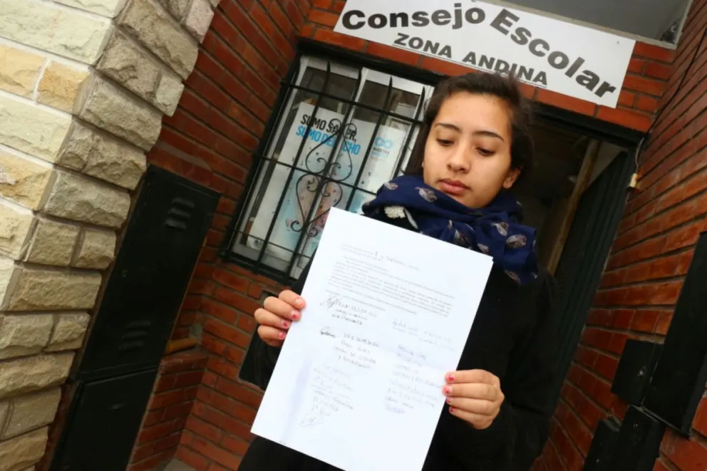 Alumnos del CENS 9 reclamaron ante el Consejo Escolar.