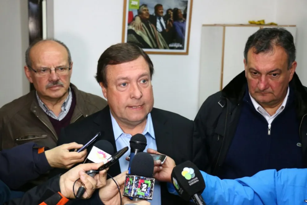 Weretilneck, con Gennuso, una foto que se repite con periodicidad. 