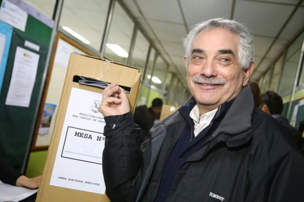 Osvaldo Nemirovsci aseguró que representa al gobierno nacional.