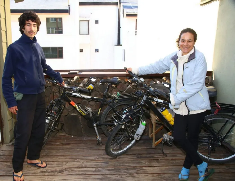 Alan y Marcela, una pareja de cicloturistas subidos al Proyecto Ciclos.