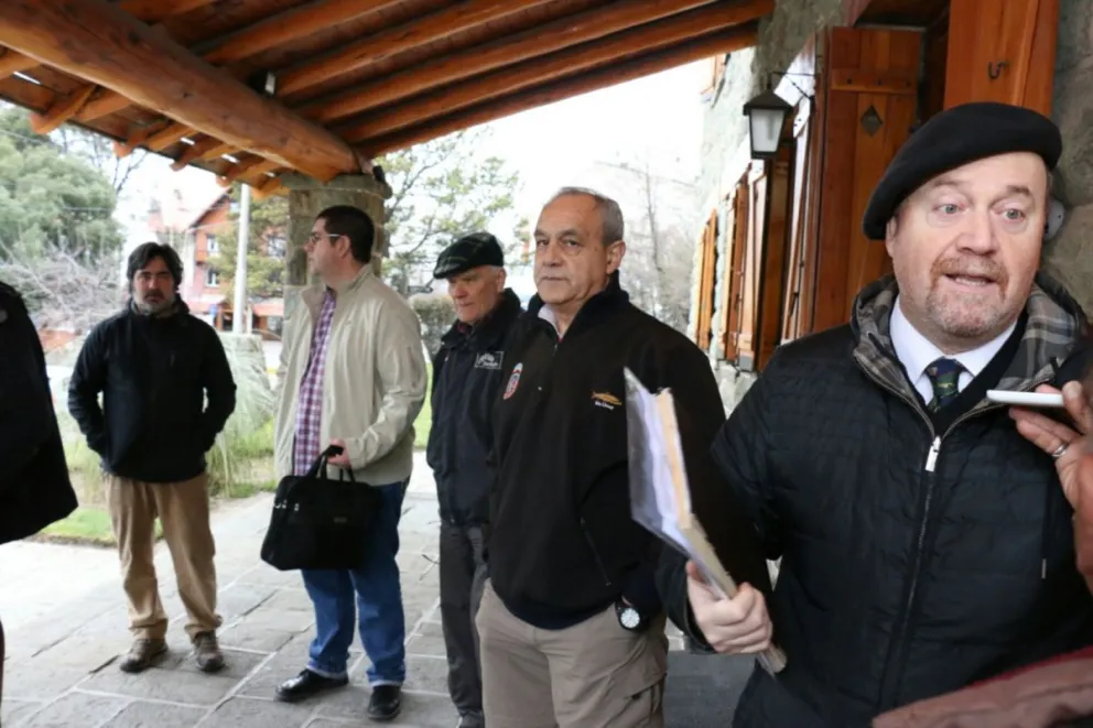 La Asociación de Pesca y Caza Nahuel Huapi presentó una soclicitud en la Intendencia de Parques Nacionales.