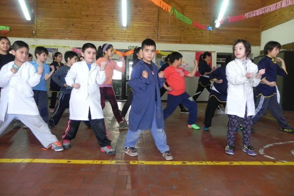 Educación incorporó un taller de kung fu para más de 200 estudiantes