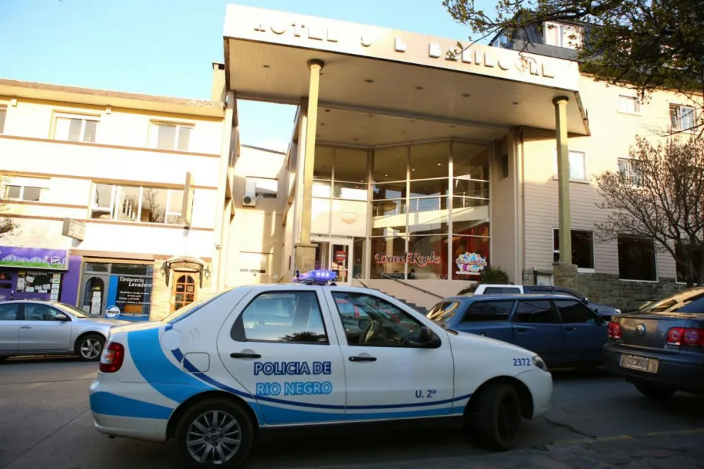 La joven fallecida se hospedaba en el Hotel Sol.