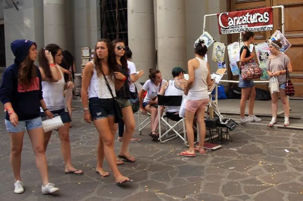 Estiman que unos 900 mil turistas se movilizarán durante este fin de semana