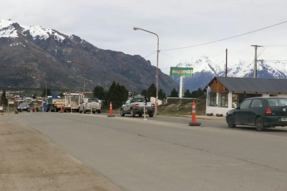 Puesto policial de ruta 40 y Pasaje Gutiérrez. 