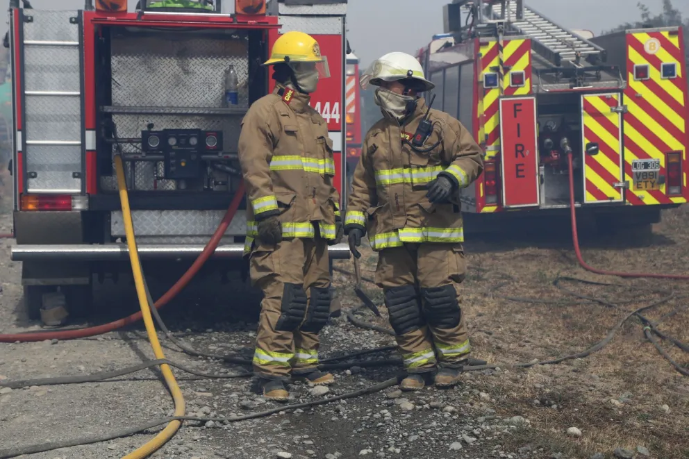 Dos incendios demandaron un intenso trabajo este domingo