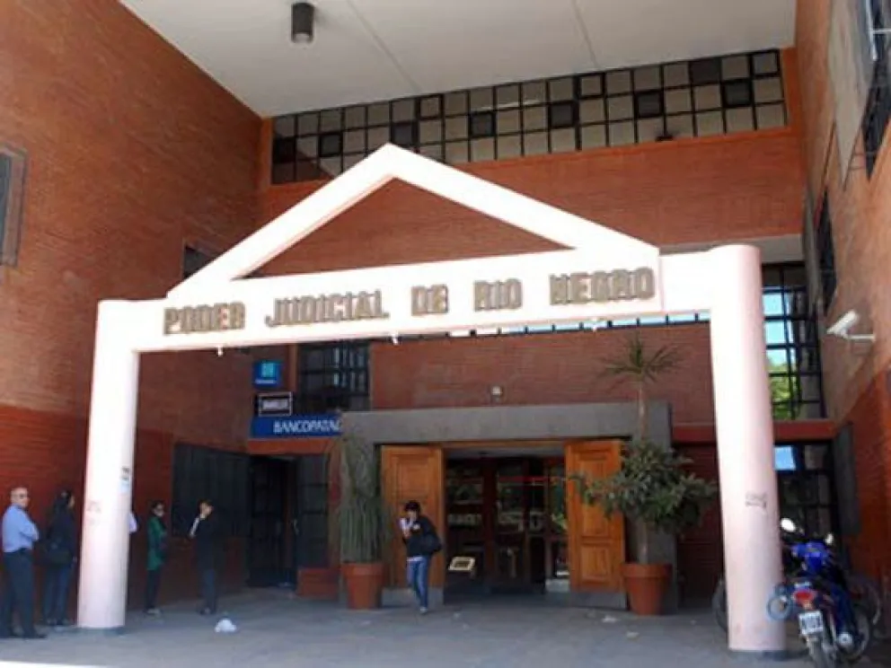 Negaron la reincorporación de un hombre a su trabajo por haber estado preso por un hecho de violencia de género