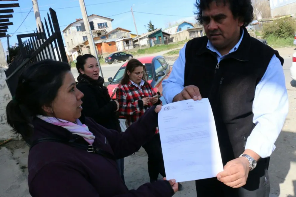Los vecinos denunciaron por estafa al presidente de la Cooperativa Rucas del Sur.