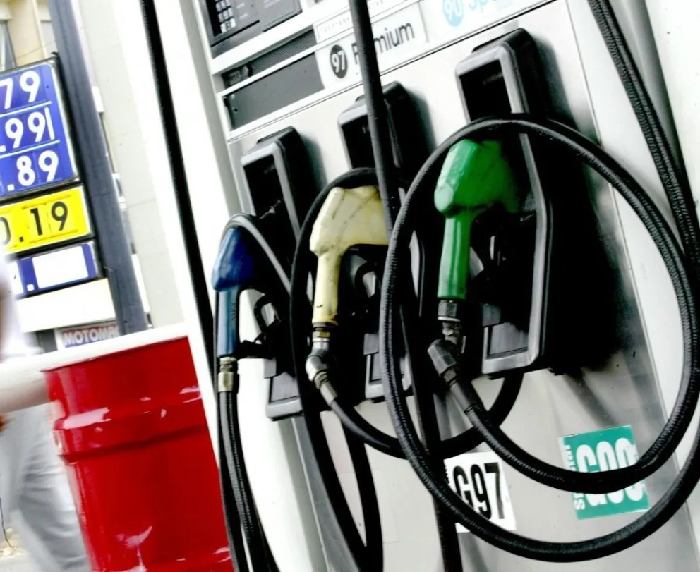 Empresarios piden que se apruebe la rebaja de las naftas