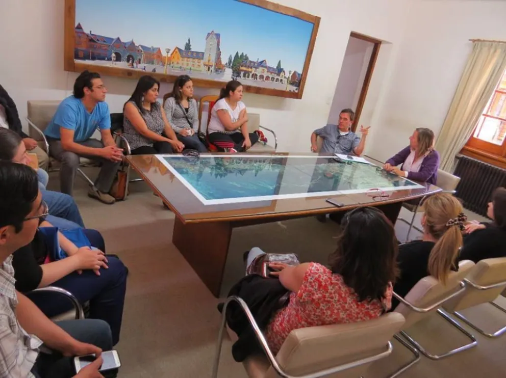 La intendenta y el secretario Fernández se reunieron con los vecinos del barrio 645 Viviendas.