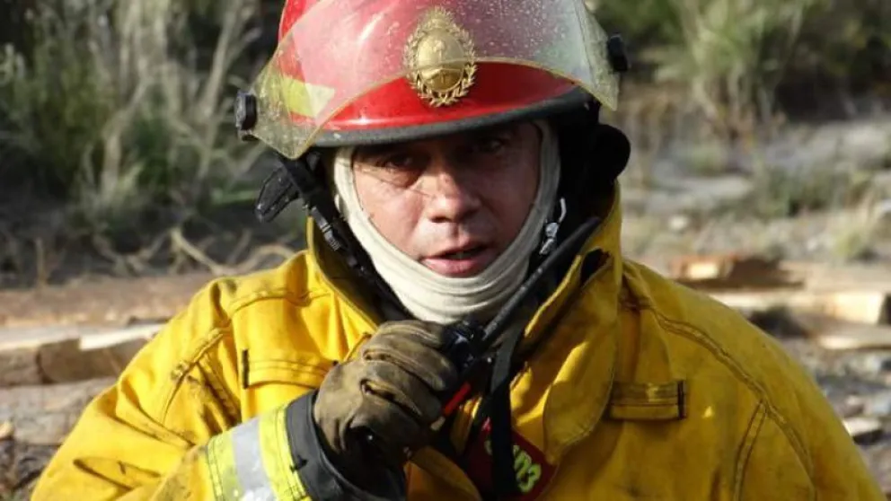 Oscar Sánchez, el bombero que permanece internado luego de un incendio.