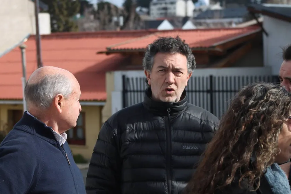 "Tenemos un presupuesto económico lastimoso", dijo González. 