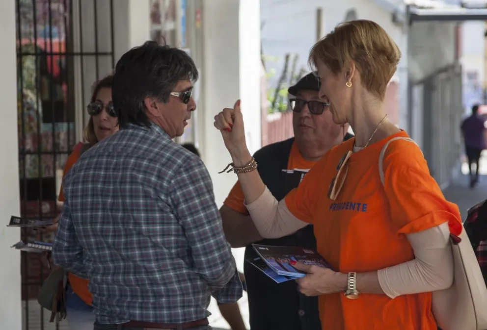 Larraburu hace campaña en Bariloche para ayudar a Scioli