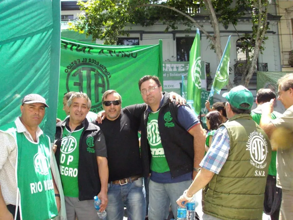 Aguiar, en el medio. 