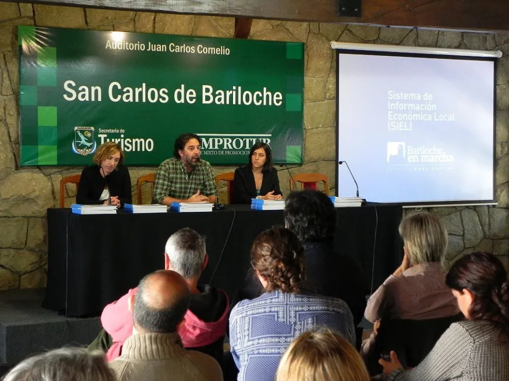  Fernando Del Campo presentó el sistema junto a Mariana Ramos Mejía y María Gabriela Scotto.