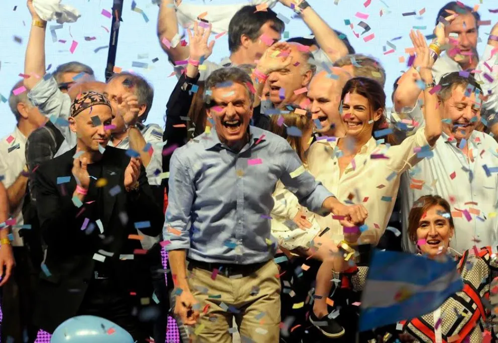 Mauricio Macri, el presidente electo de los argentinos, festejó así su triunfo.