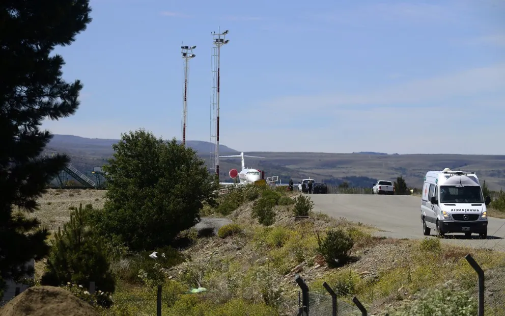 Macri y su familia hicieron transbordo en el aeropuerto de Bariloche.