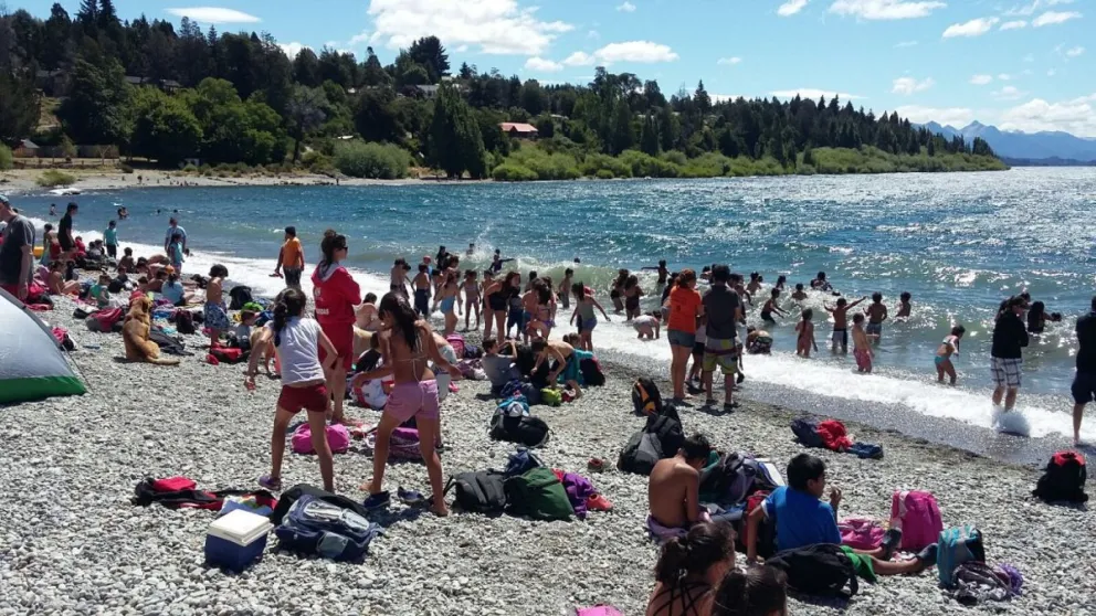 Risas, sol y entretenimiento en las colonias de verano