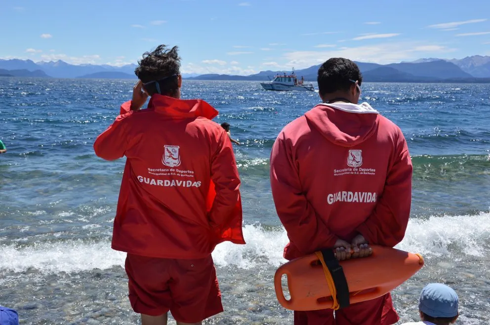 Rescataron a padre e hijo en Bahía Serena