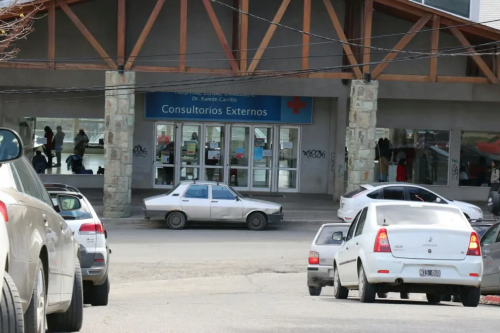 Una mujer fue agredida por su pareja con dos botellazos en la cabeza