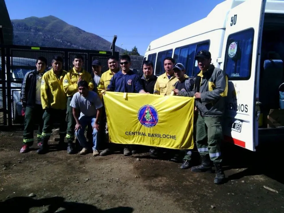 Brigada de SPLIF  ayuda a extinguir el incendio de Río Pico