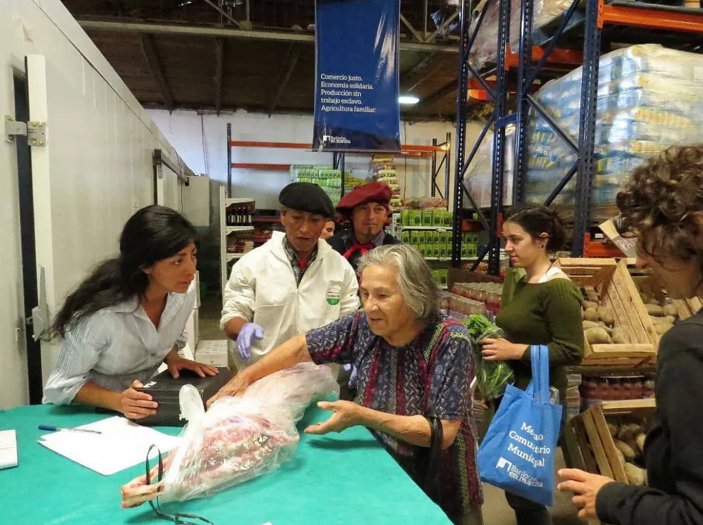 Chivos y corderos en el Mercado Comunitario