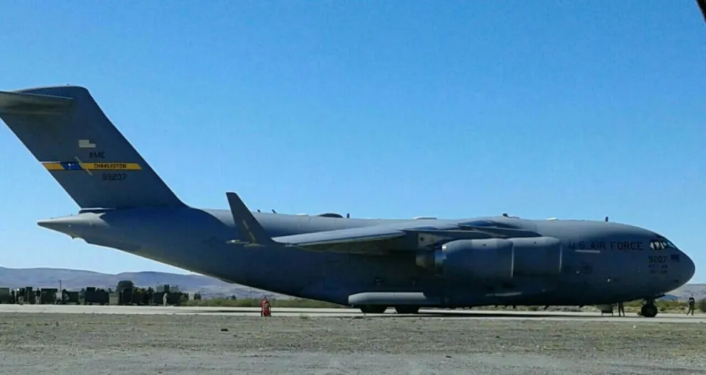 La aeronave llegó a las 9. 