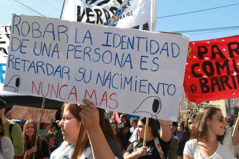 Masiva marcha por el Día de la Memoria