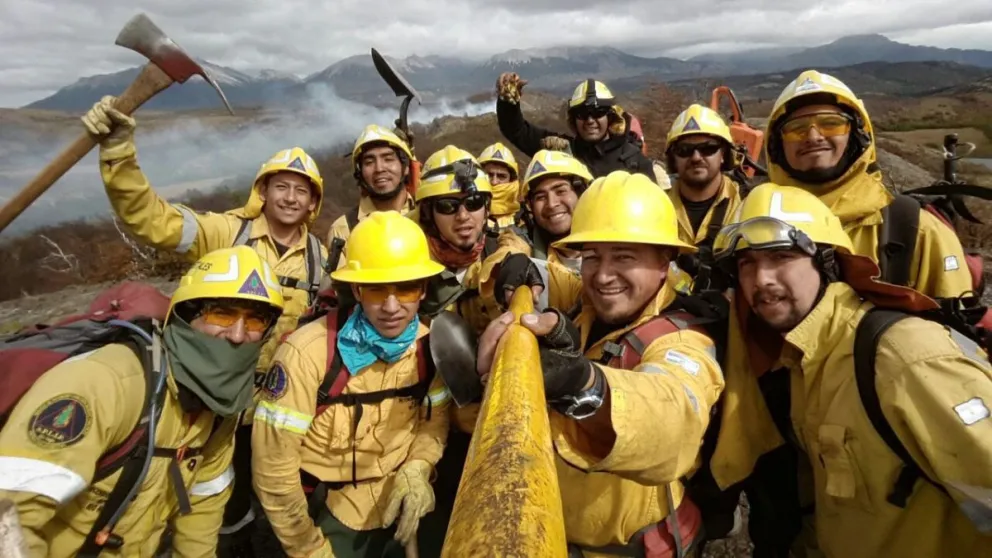 Convivir con el fuego: el día a día de los brigadistas de incendios