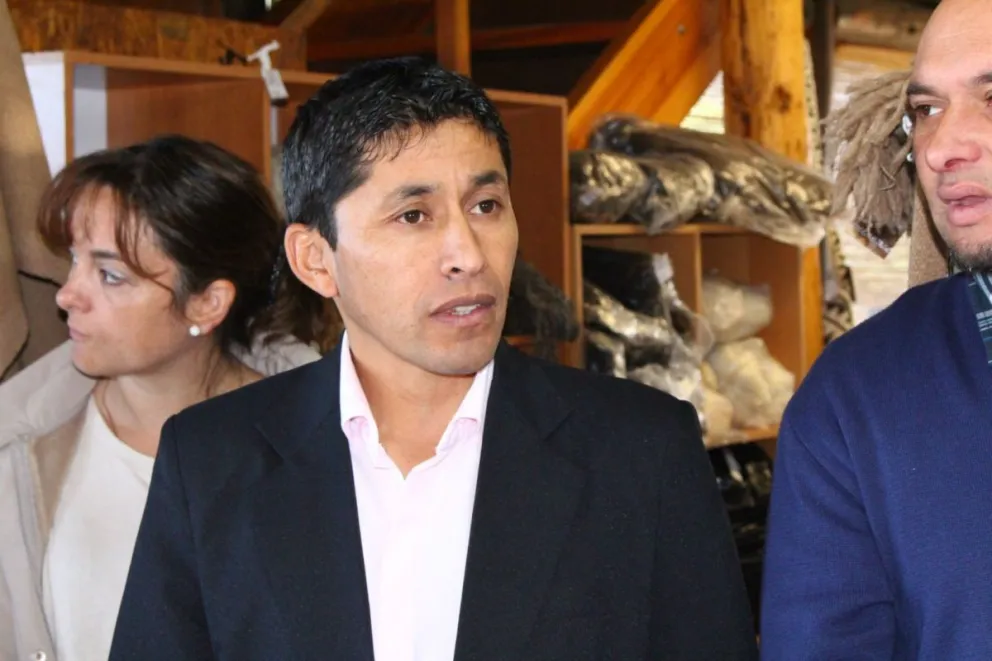 Dina Huapi aprobó la instalación de desfibriladores en espacios públicos