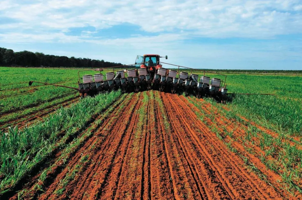 El gobierno sostiene que liberando al sector agropecuario se producirá un derrame sobre las economías regionales. 