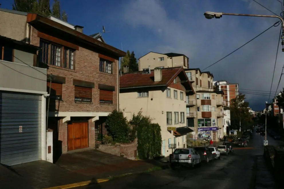 Robaron en un departamento de Mitre al 900.