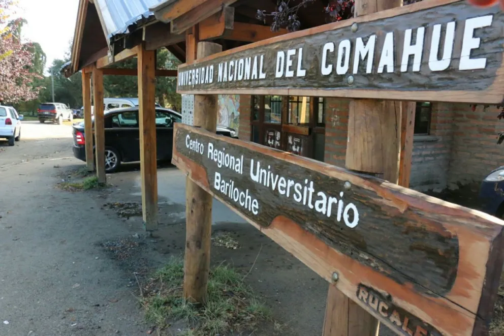 Los docentes universitarios realizan un paro de 5 días.